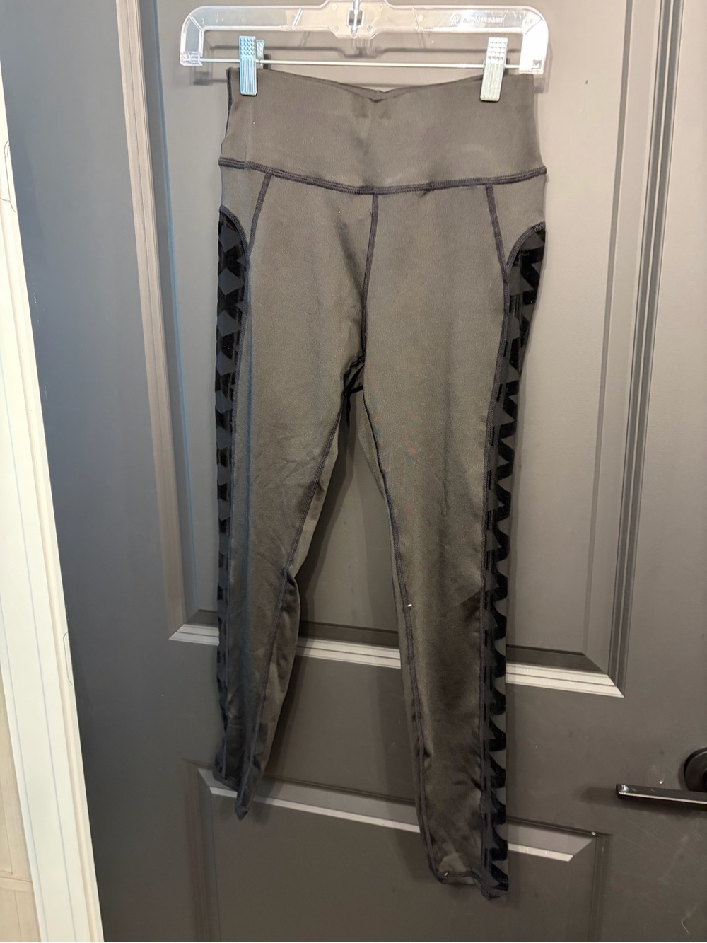 SHEIN Gray Kids Leggings with Black Side Trim